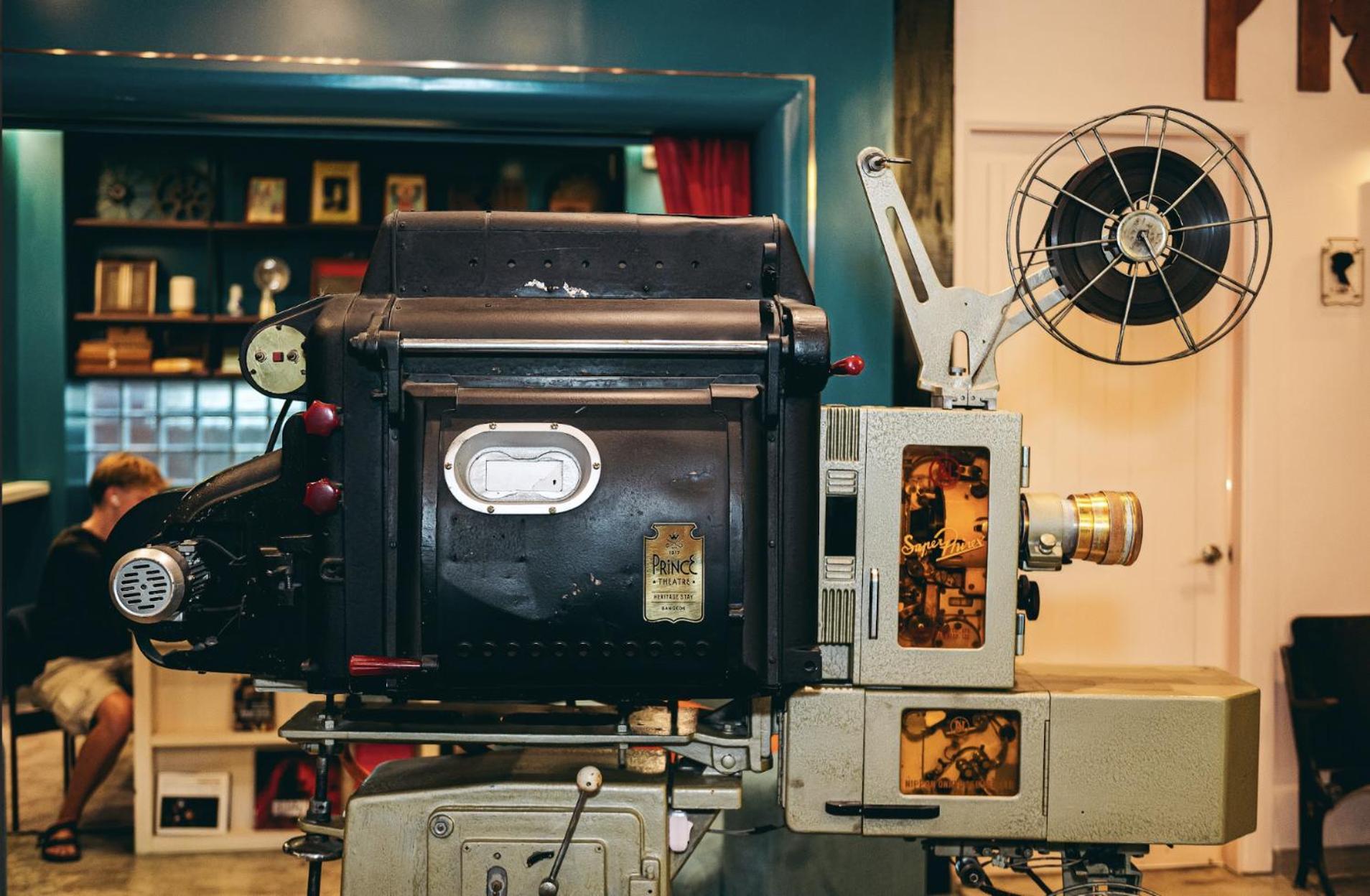 Prince Theatre Heritage Stay Hostel - Silom Бангкок Экстерьер фото