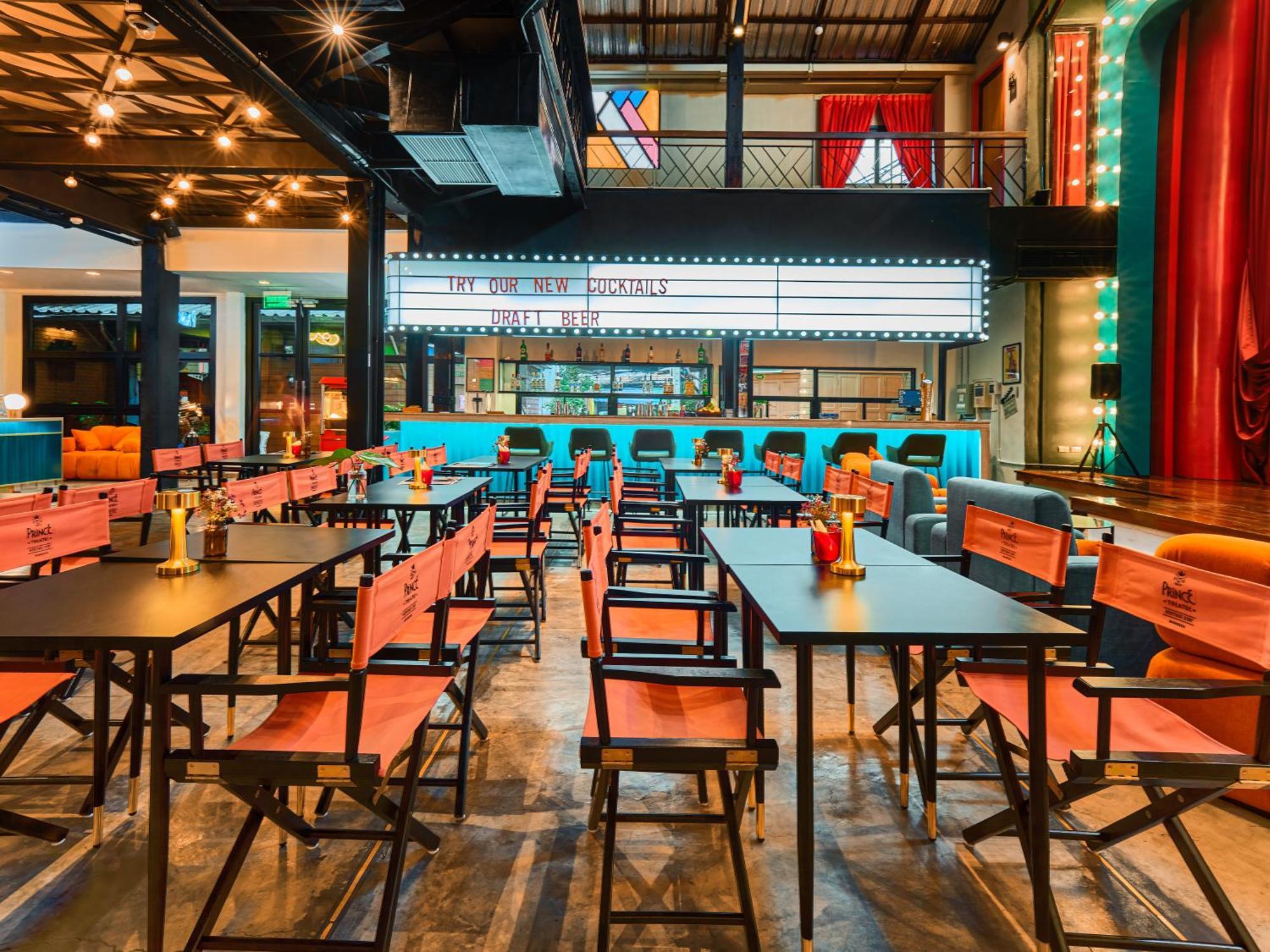 Prince Theatre Heritage Stay Hostel - Silom Бангкок Экстерьер фото