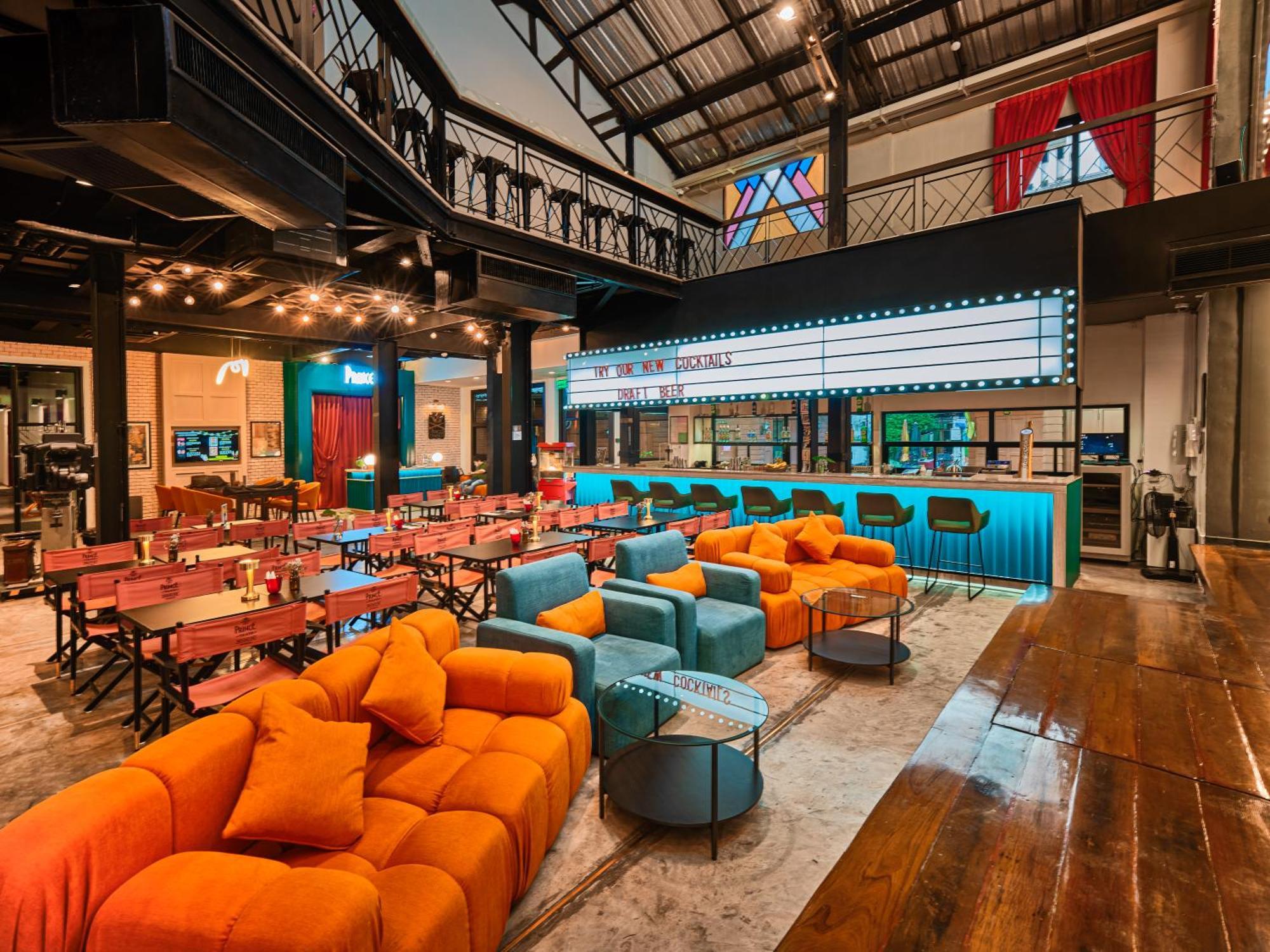Prince Theatre Heritage Stay Hostel - Silom Бангкок Экстерьер фото